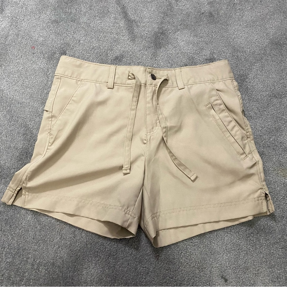 Magellan Outdoors Falcon Lake Shorts Khaki